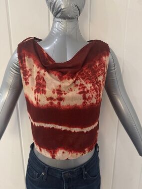 Arden B Red and Cream Tie-Dye Sleeveless Cowl Crop Top